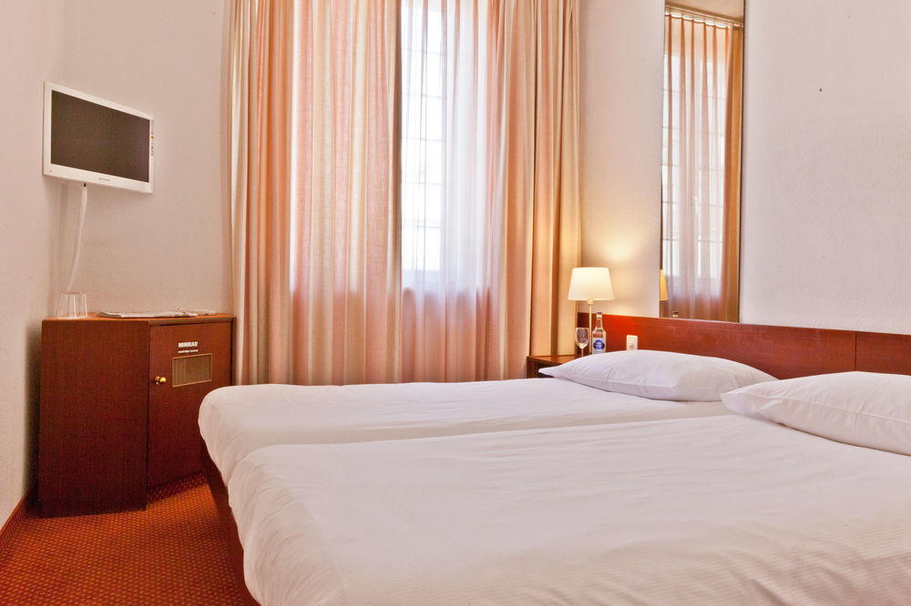Hotel B-smart 3*